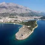 Πανσιόν And By The Sea - 6839