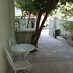 Πανσιόν And By The Sea - 6839 3*