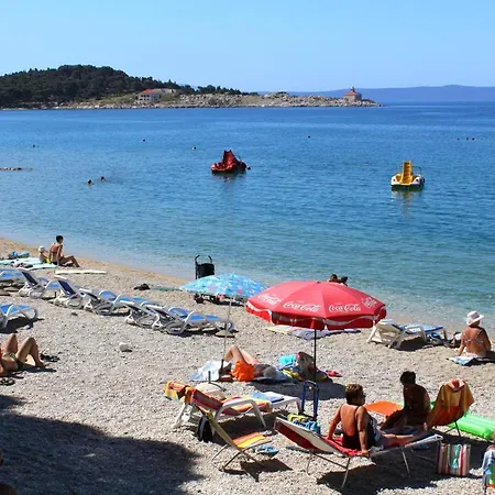 Πανσιόν And By The Sea - 6839 3*